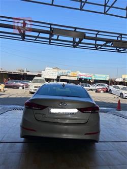 هیوندای ئەلەنترا